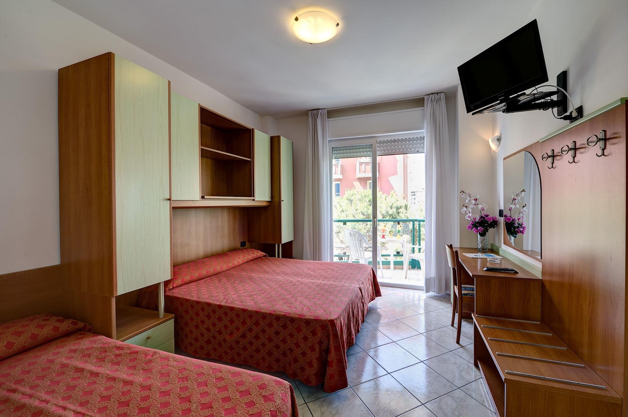 Kennedy Hotel 3*