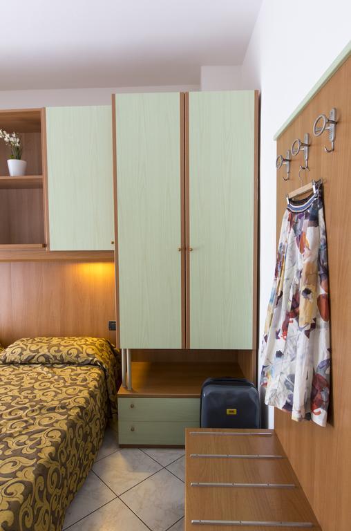 Kennedy Hotel 3*